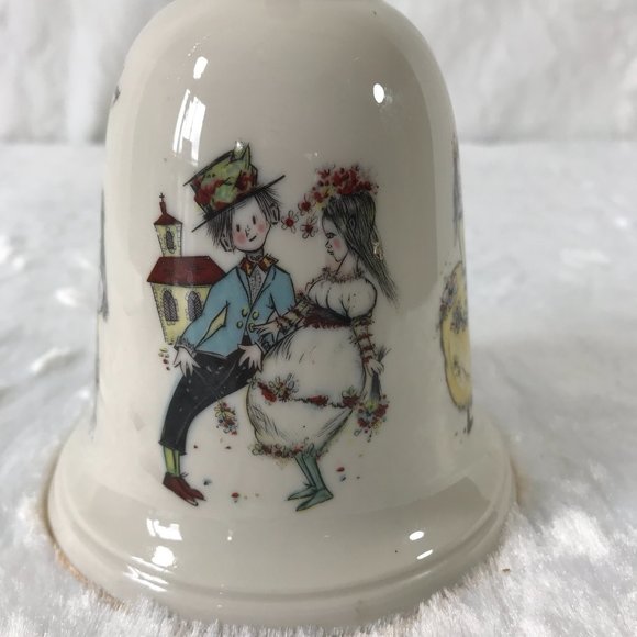 Vintage Wedding Day Ceramic Bell Wooden Handle 4 different scenes  painted - Picture 3 of 10